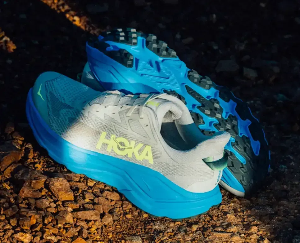 HOKA Challenger 8 Red Agate River Rock Grey